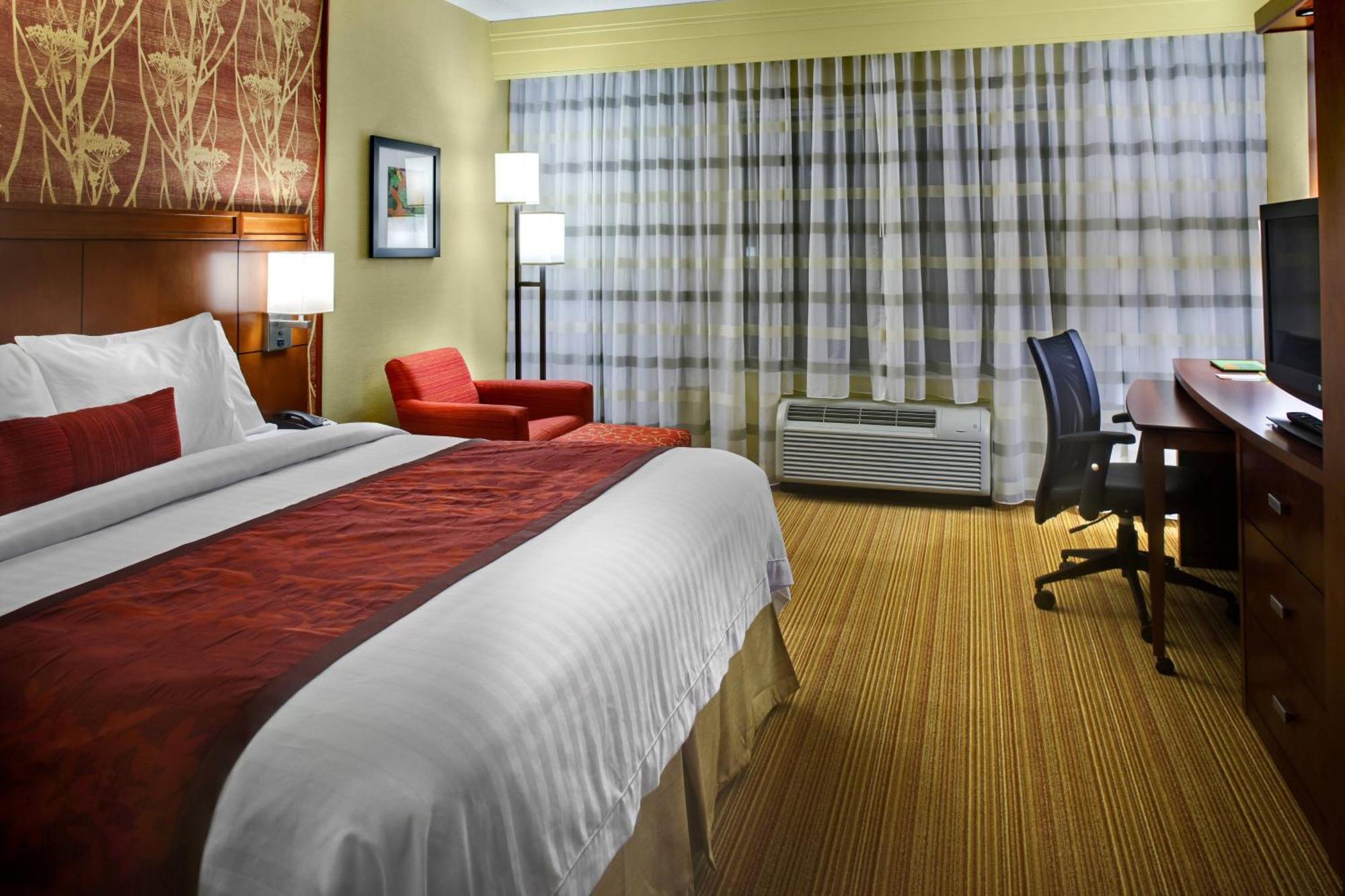 Courtyard By Marriott Boone Hotel Exterior photo