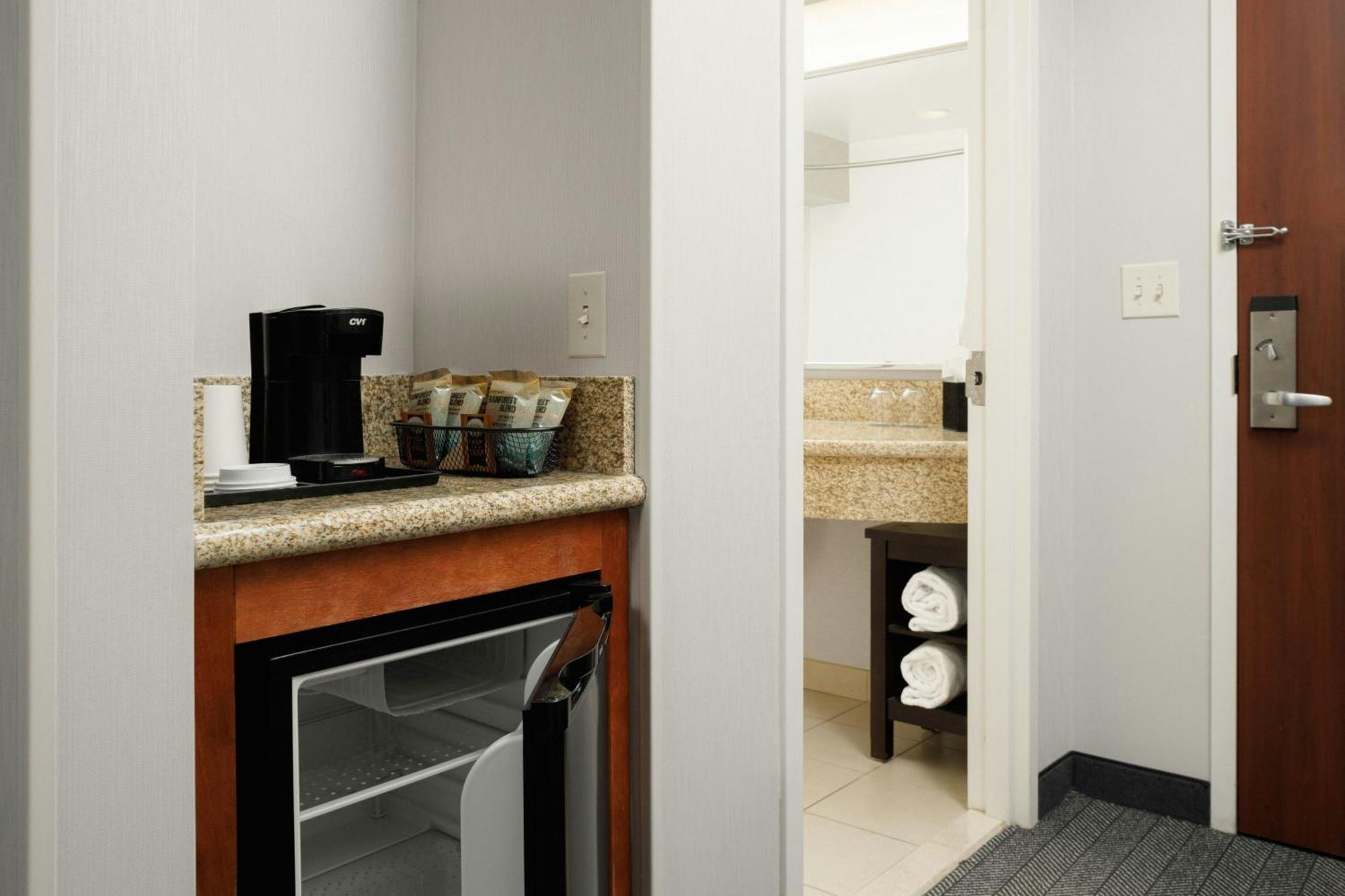 Courtyard By Marriott Boone Hotel Exterior photo