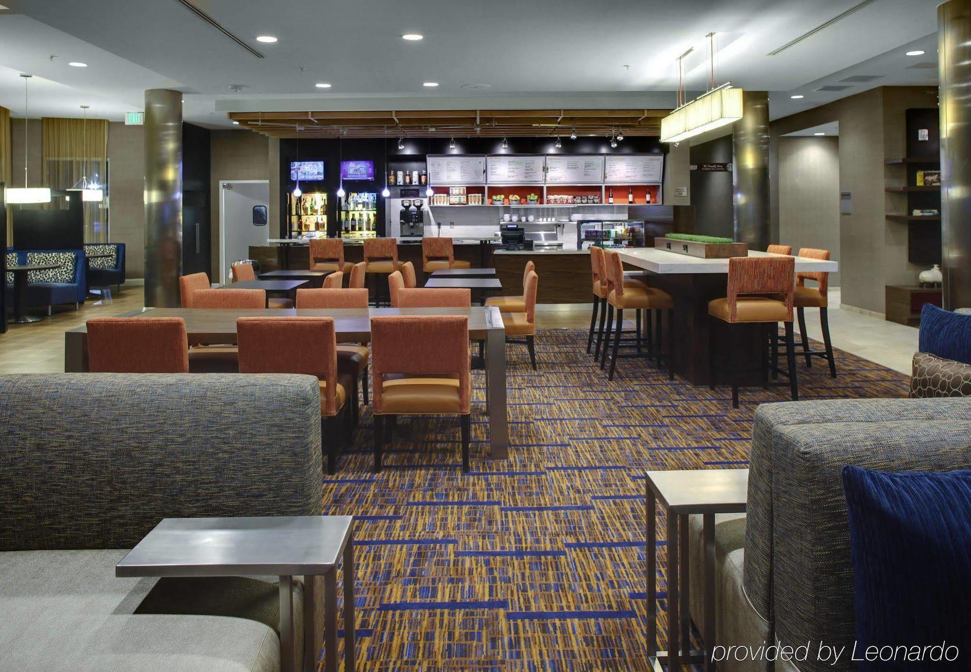 Courtyard By Marriott Boone Hotel Restaurant photo